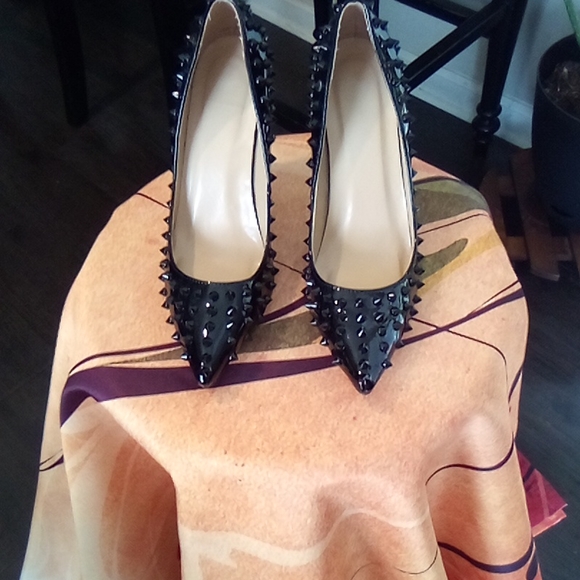 Shoes - Picture 3 of 3